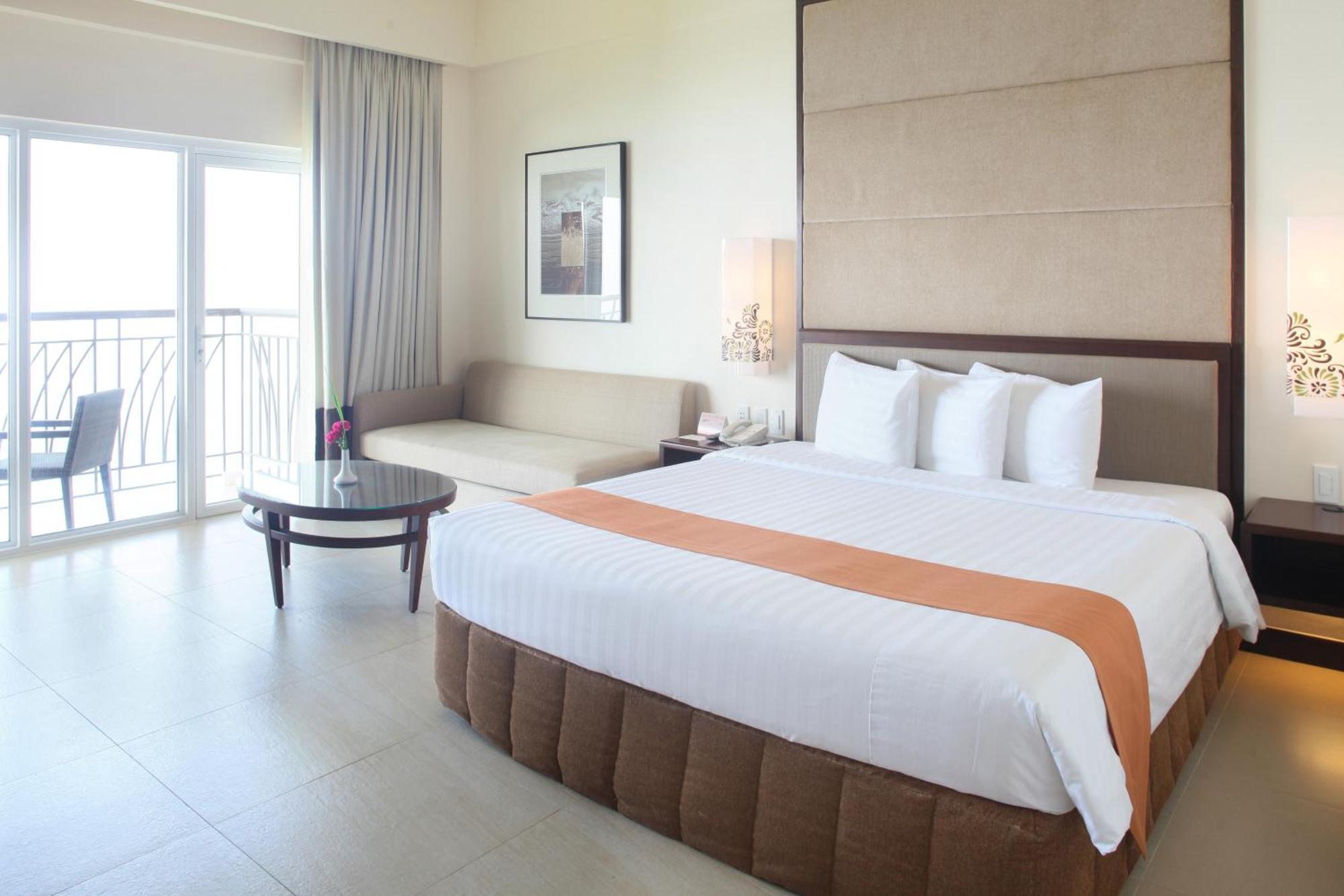 Taal Vista Hotel Tagaytay City Exterior foto Deluxe Ocean View Room