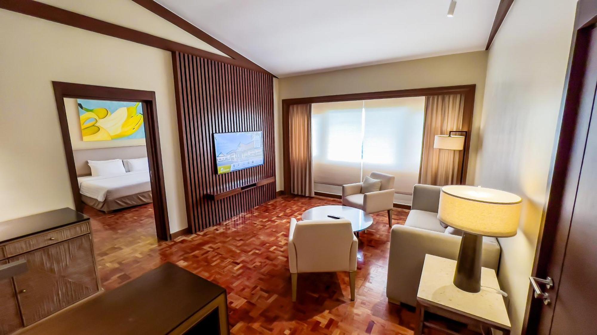 Taal Vista Hotel Tagaytay City Exterior foto Suite
