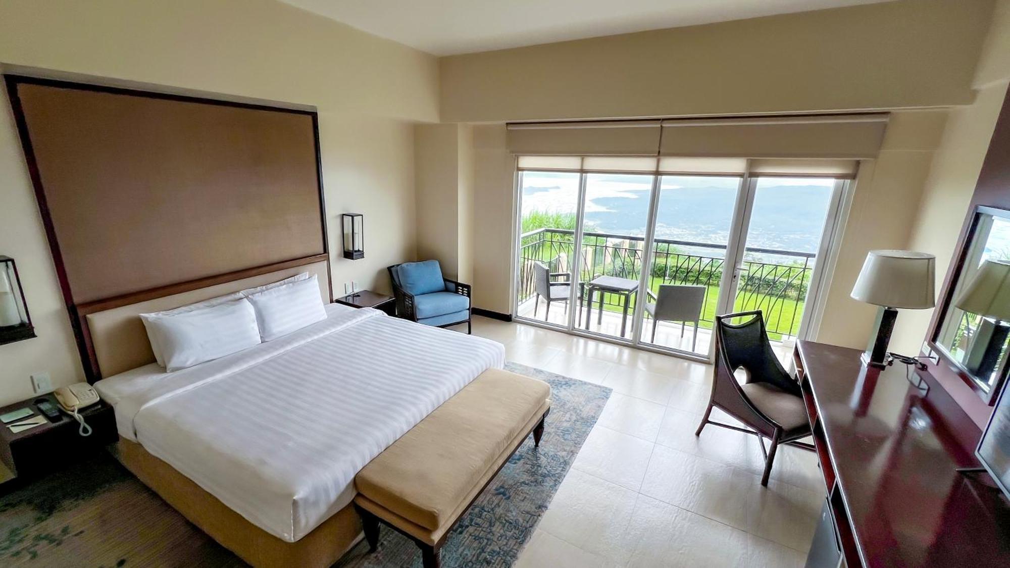 Taal Vista Hotel Tagaytay City Exterior foto Deluxe Ocean View Room