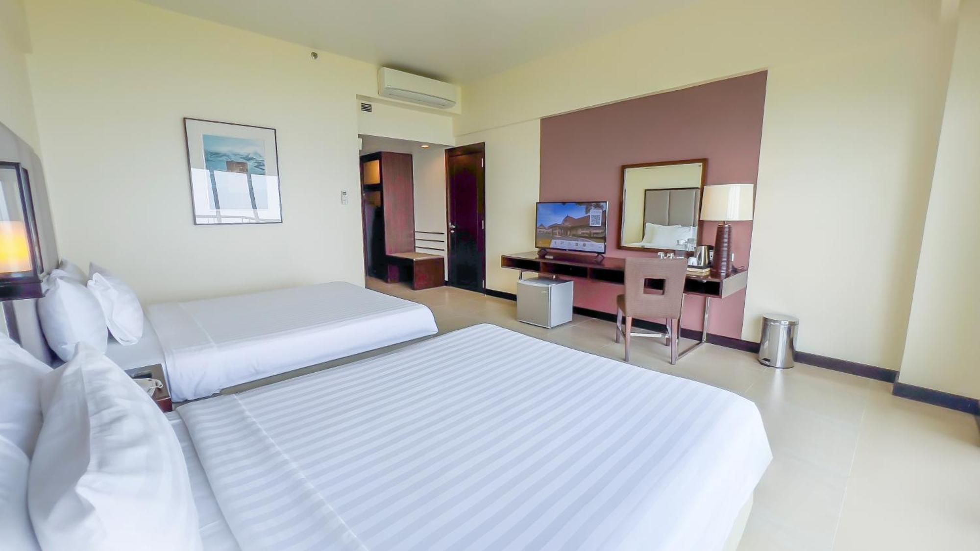 Taal Vista Hotel Tagaytay City Exterior foto Deluxe Room