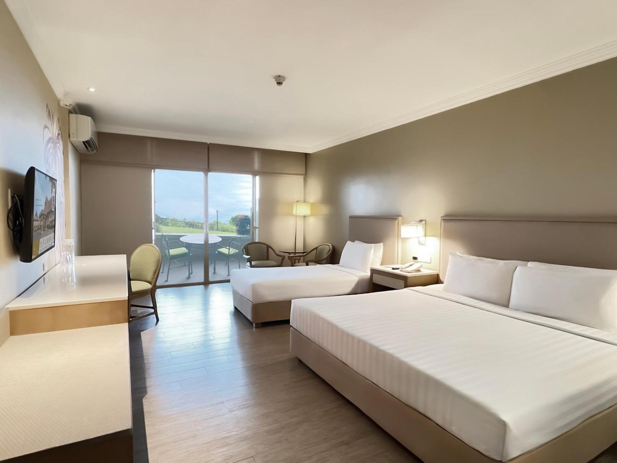 Taal Vista Hotel Tagaytay City Exterior foto Deluxe Room
